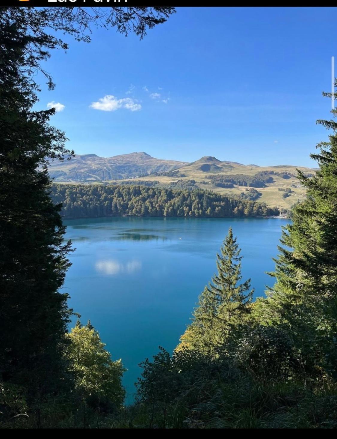 Dans Un Village En Auvergne Sancy Egliseneuve-d'Entraigues
