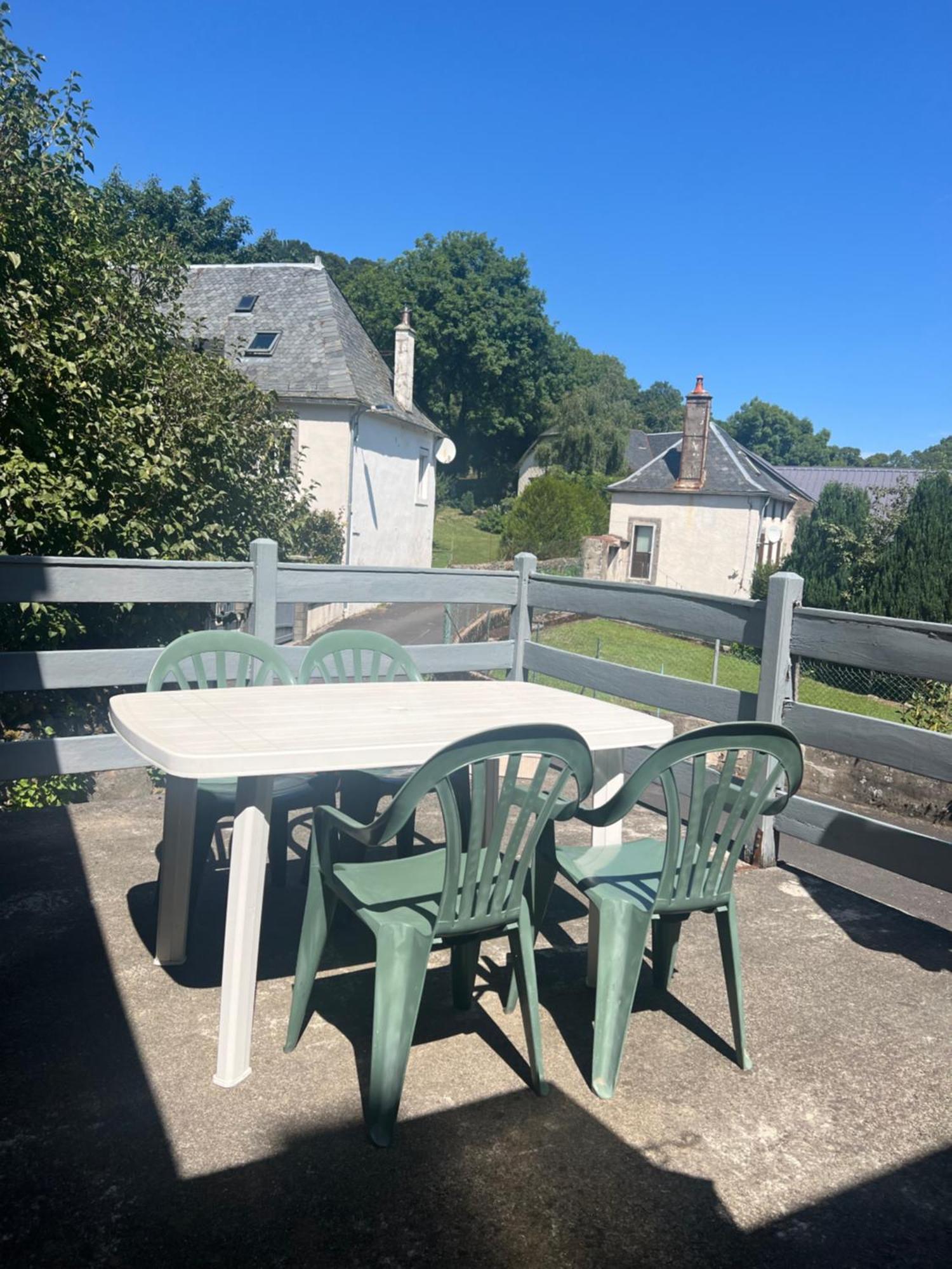 Apartment Dans Un Village En Auvergne Sancy Egliseneuve-d'Entraigues